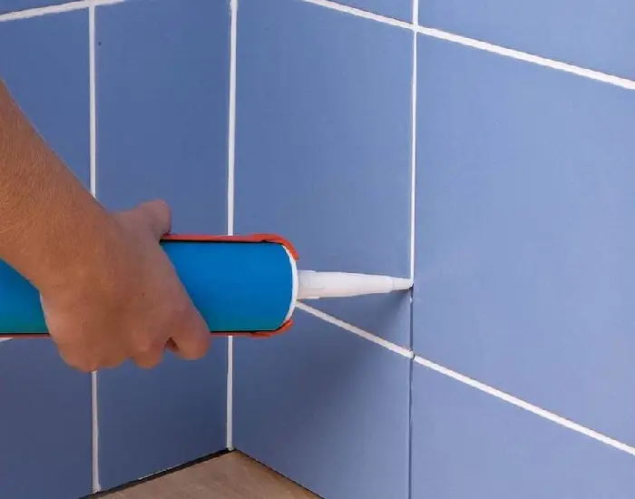 بتونه کناف چیست؛ اهمیت بتونه کاری و درزگیری