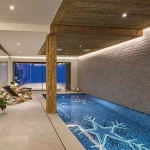 سقف کاذب استخر با چوب پلاست و زیبایی متفاوت