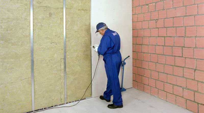 اجرای کناف روی دیوار آجری